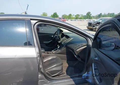 2013 Ford Focus Se z USA, uszkodzony, nr VIN 1FADP3F25DL114125